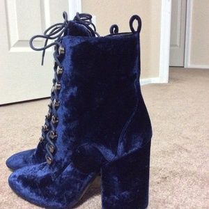 Kendal and Kylie Bridget Suede Booties- new